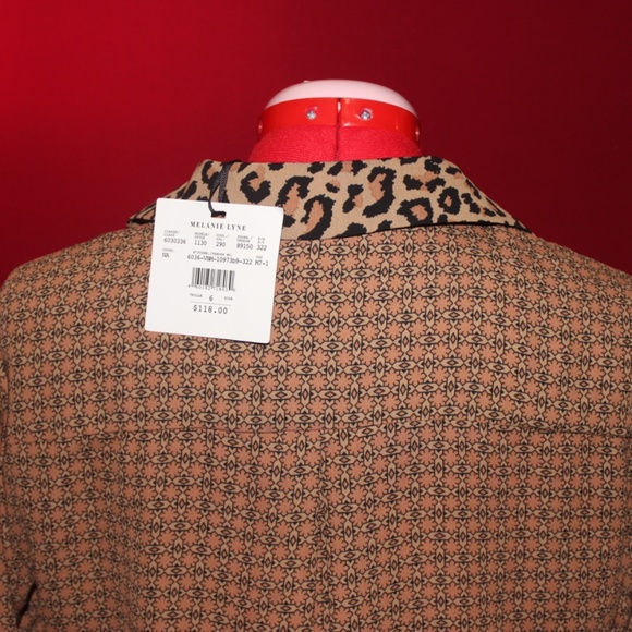 Button-Down Geometric Print Blouse with Cheetah Detailing - Picture 7 of 9